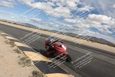 media/Nov-16-2025-Race Pace (Sun) [[8c5fa54630]]/Verified Riders/6-Turn 10 Inside (1145am)/